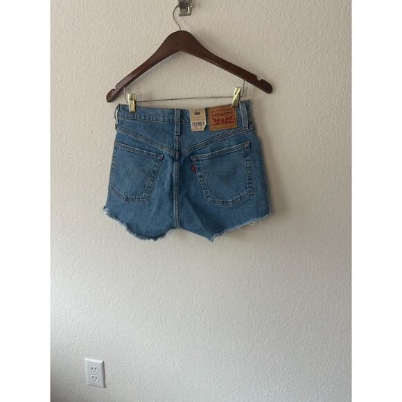 Levi's 501 Original Fit High Rise Women's Shorts NWT - Picture 2 of 5